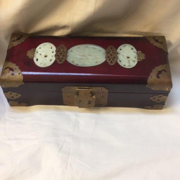 Chinese white Jade Music Box with Lock - Picture 2 of 5